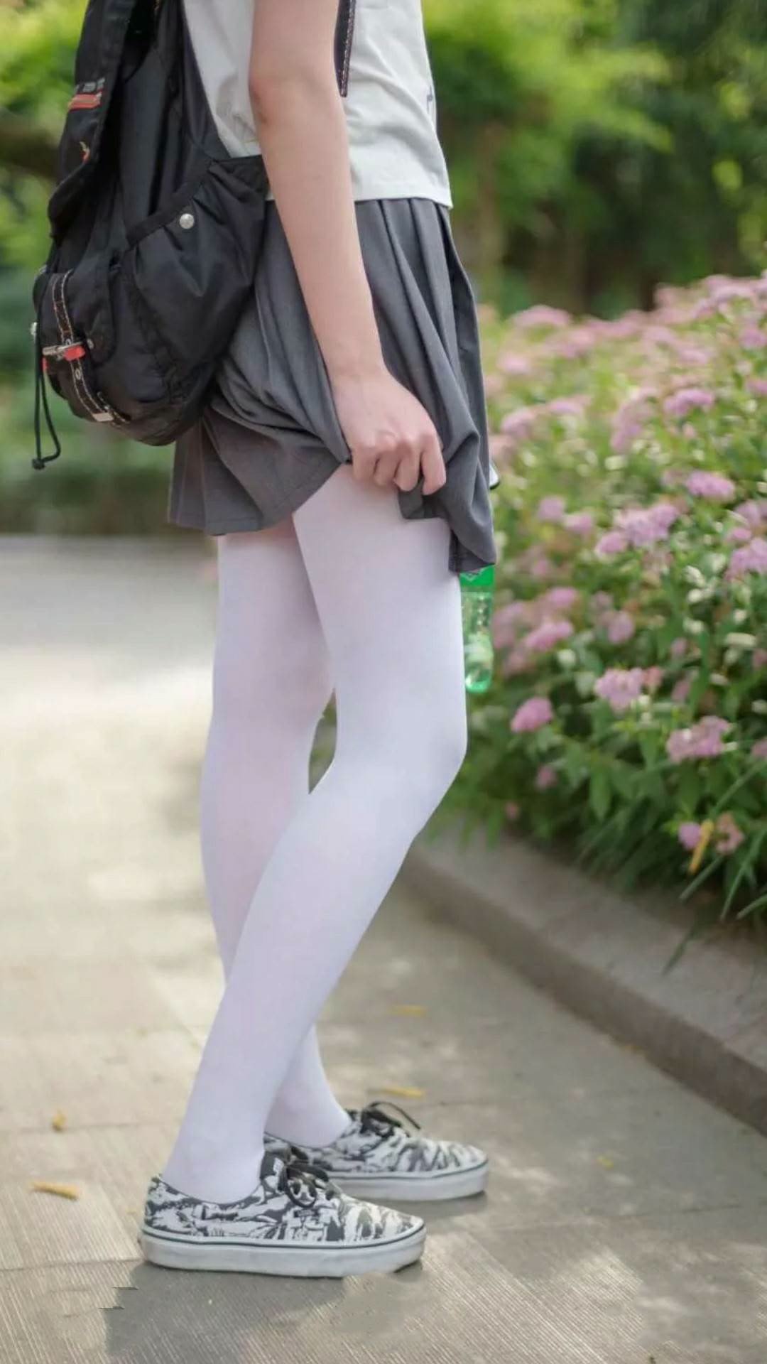 凯琳·科贝特后程爆发力引爆赛场，凯罗琳·贝赛特